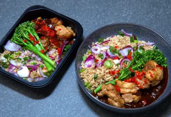 Honey & Chilli Chicken Thighs, Wholegrain Spicy Rice, Peppers, Green Beans (Honey Chilli Sauce)
